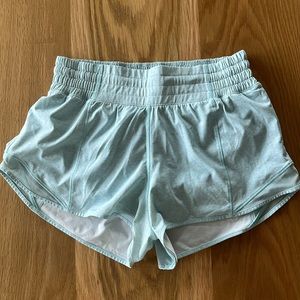 Lululemon Hotty Hot Short High Rise 2.5 inch inseem